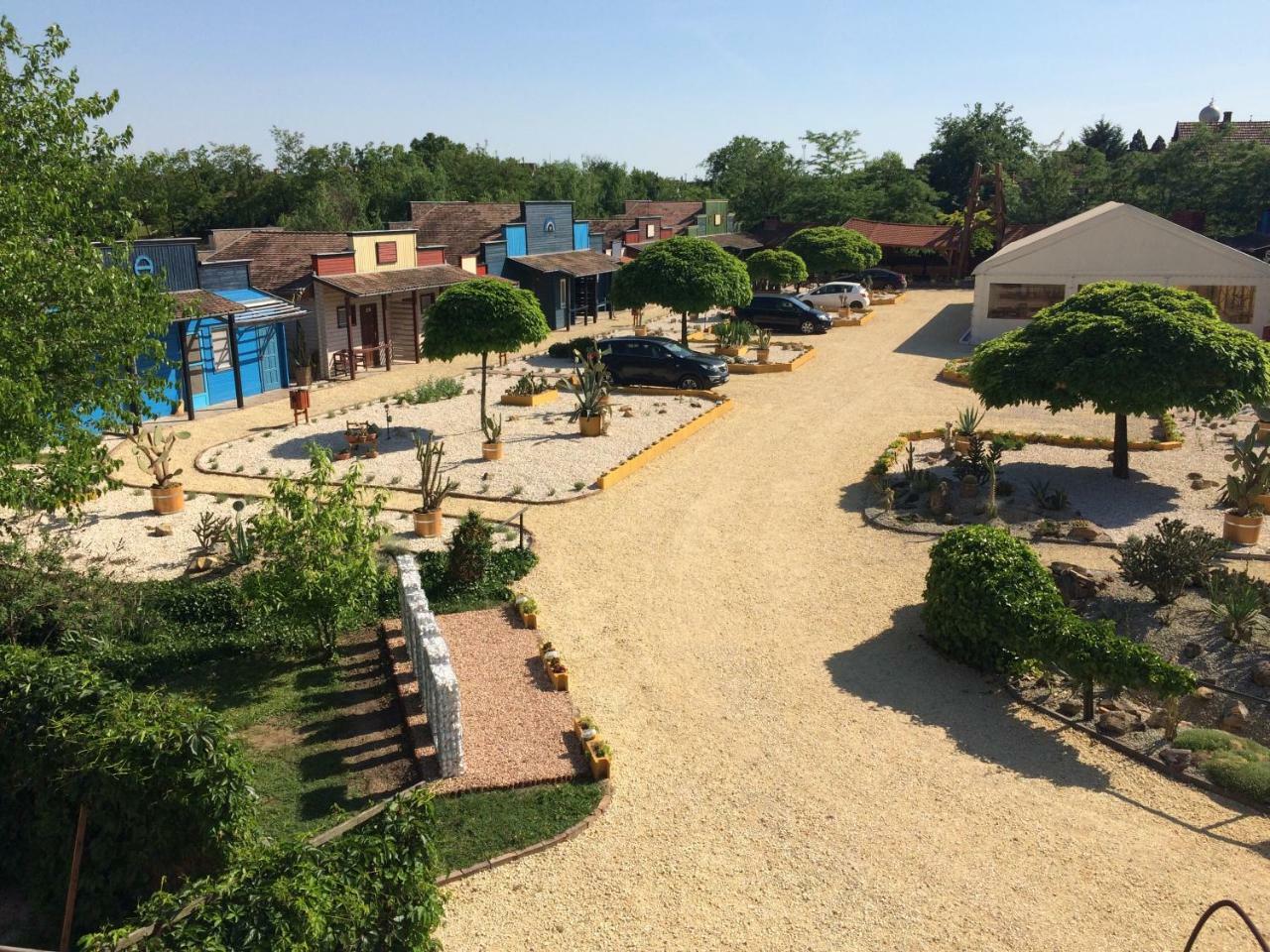 Szajol Convoy Panzio B&B 외부 사진