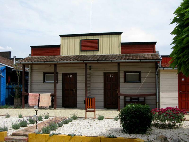 Szajol Convoy Panzio B&B 외부 사진